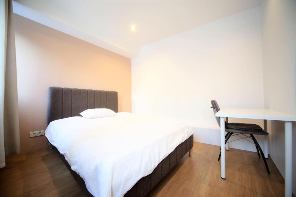 Two Bedroom / Old Town With Private Terrace Riga Bagian luar foto