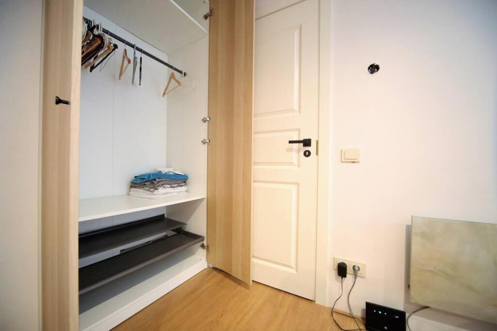 Two Bedroom / Old Town With Private Terrace Riga Bagian luar foto